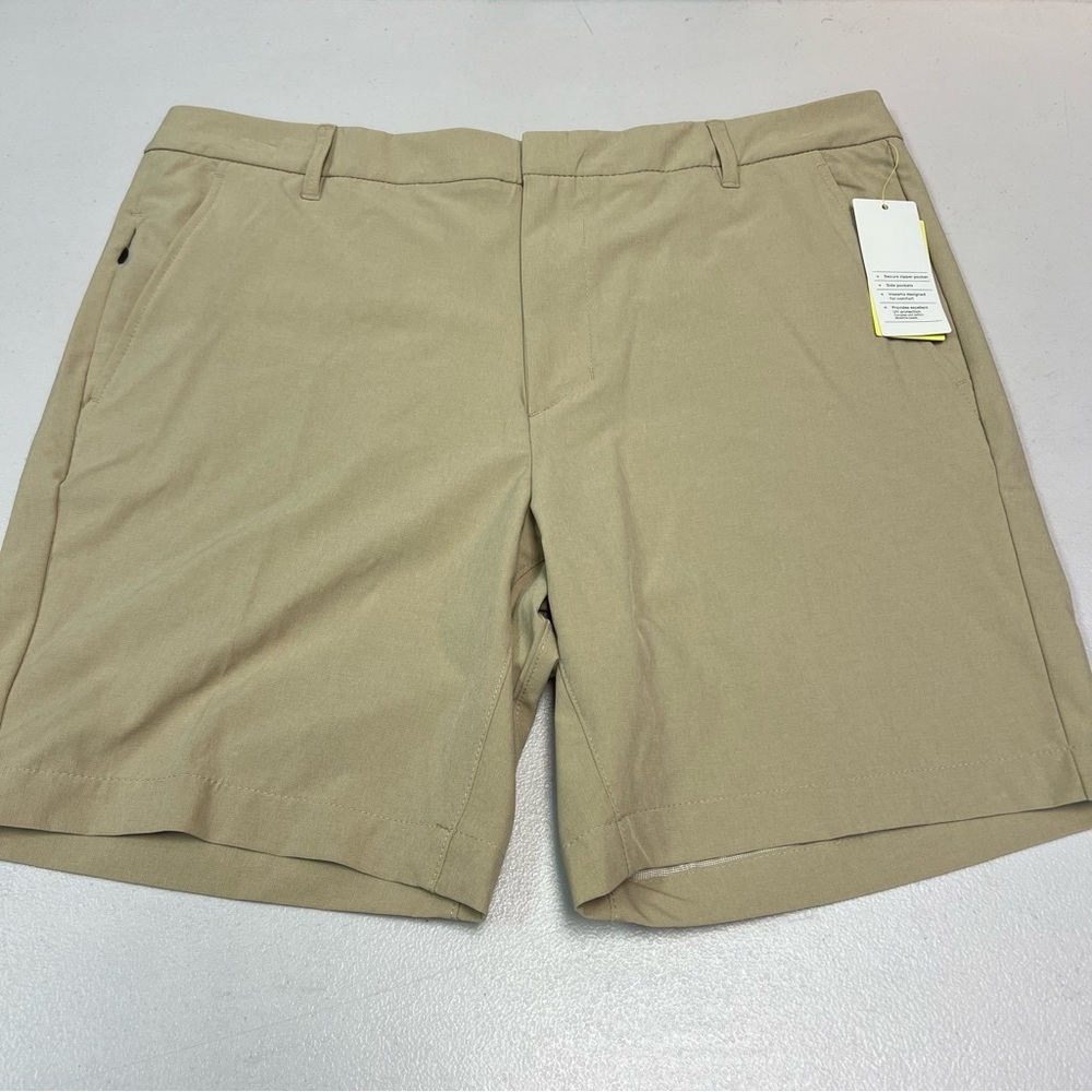 All In Motion Men’s 8” Khaki Golf Shorts Size 38